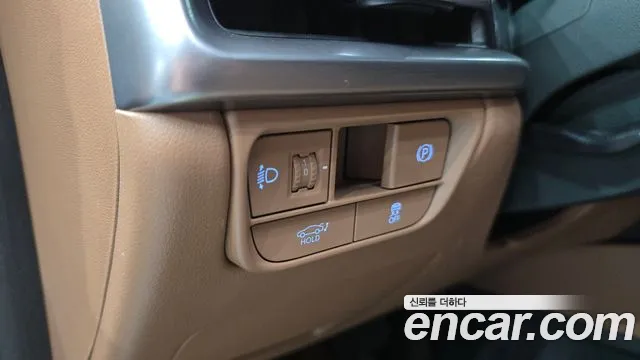 Hyundai Grandeur Grandeur (GN7) 2.5 Бензин 2WD — Фото автомобиля 17