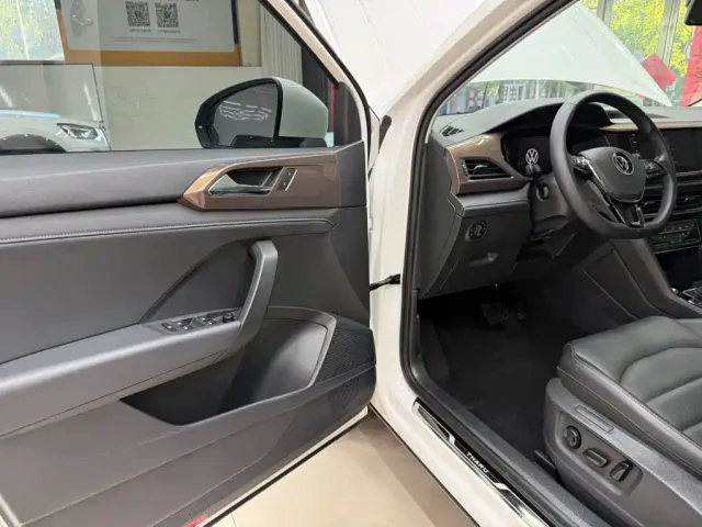 Volkswagen Tharu — Фото автомобиля 6