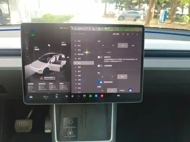 Tesla Model Y — Фото автомобиля 12