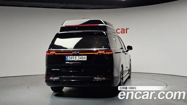 Kia Canival — Фото автомобиля 3