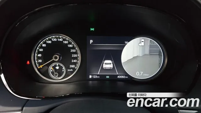 Genesis GV70 — Фото автомобиля 11