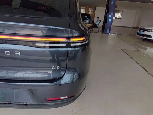 Leapmotor C10 — Фото автомобиля 7