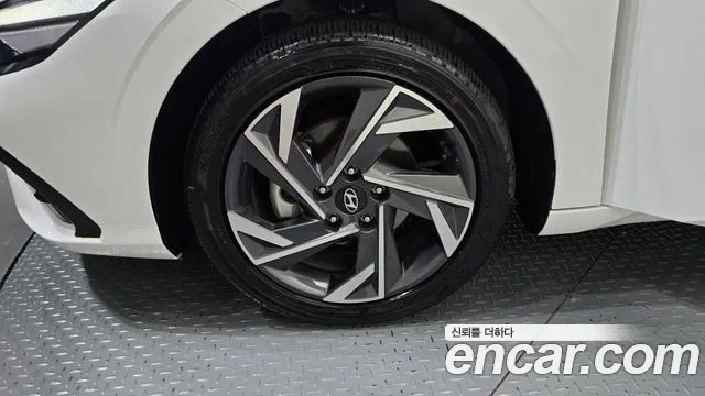 Hyundai Avante CN7 — Фото автомобиля 5
