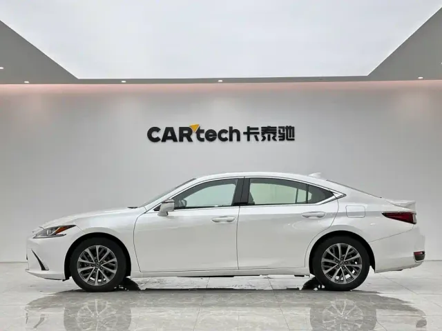 Lexus ES — Фото автомобиля 2