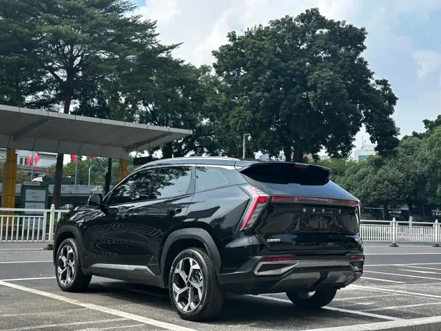 Geely Boyue L — Фото автомобиля 4