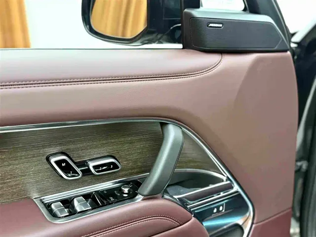 Land Rover Range Rover — Фото автомобиля 14