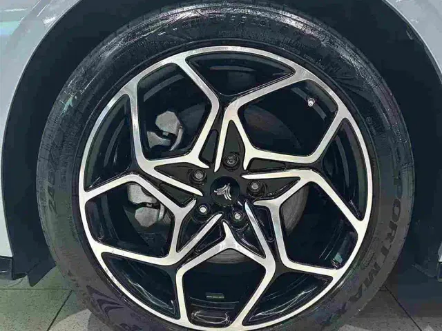 Hozon Neta GT — Фото автомобиля 14