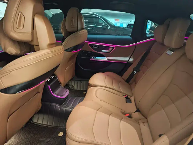 Mercedes-Benz E-Class — Фото автомобиля 8