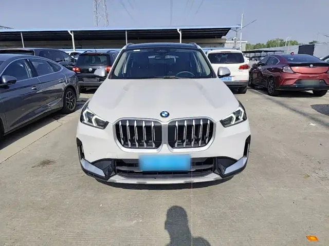 BMW X1 — Фото автомобиля 2