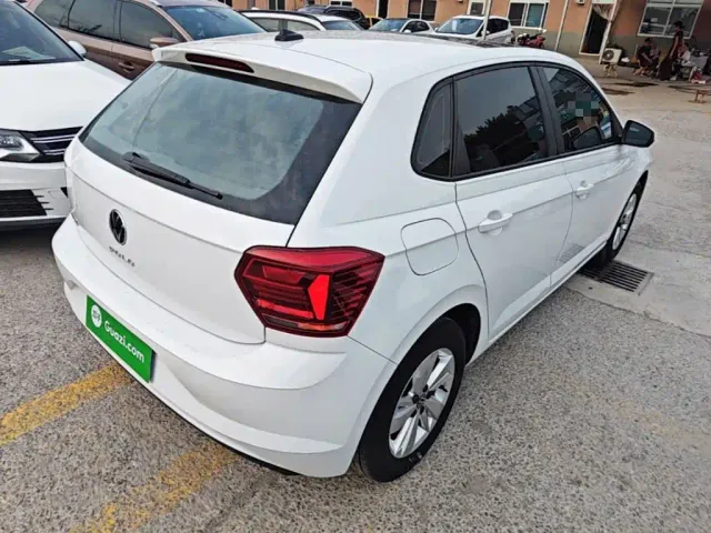 Volkswagen Polo — Фото автомобиля 4
