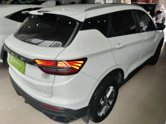 Geely Binyue — Фото автомобиля 4