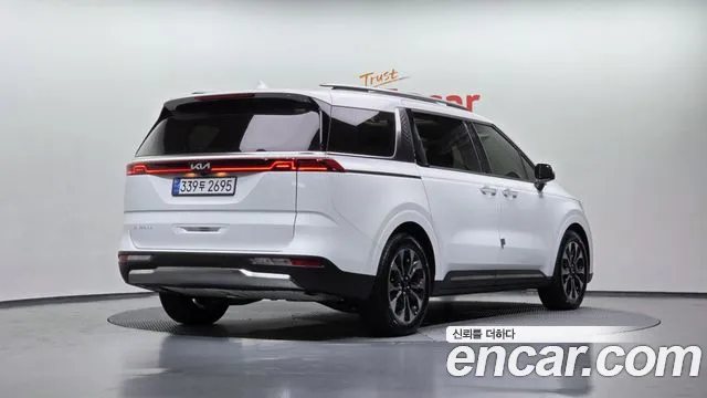 Kia Canival — Фото автомобиля 2