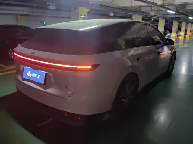 Li Auto i6 — Фото автомобиля 3