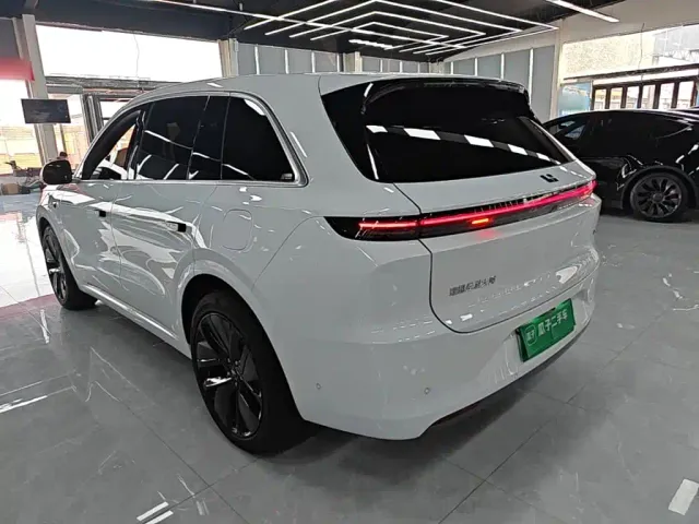 Li Auto L6 — Фото автомобиля 4