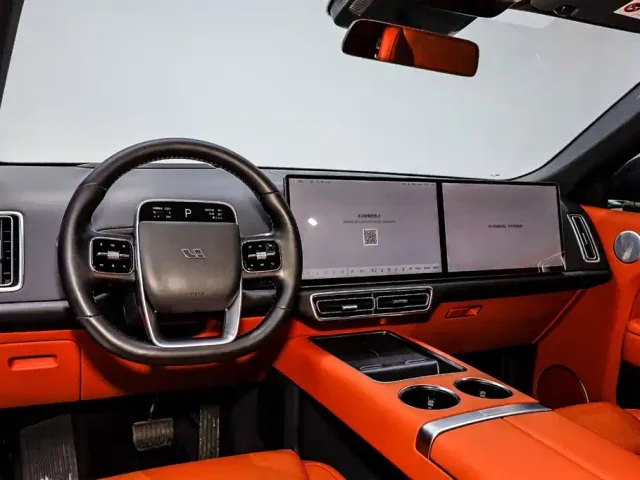 Li Auto L8 — Фото автомобиля 24