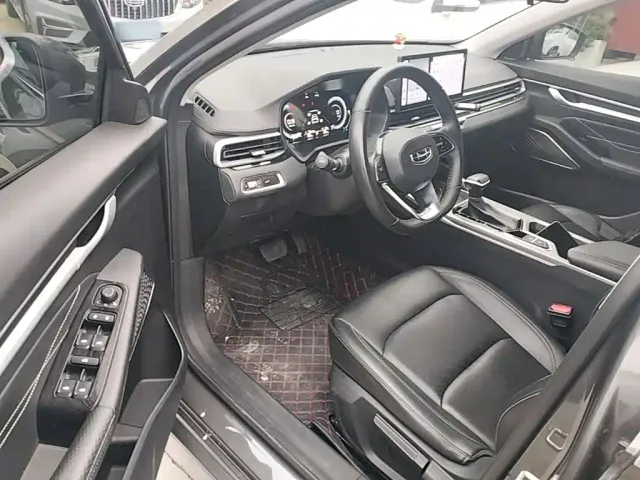 Geely Emgrand — Фото автомобиля 15