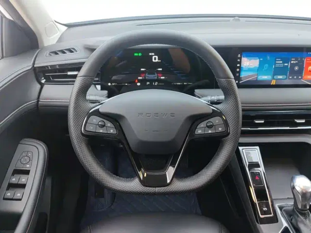 Roewe i5 — Фото автомобиля 15
