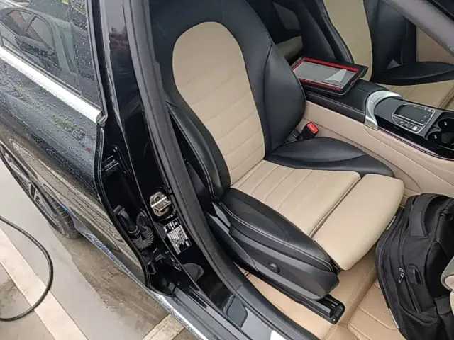 Mercedes-Benz EQC — Фото автомобиля 24