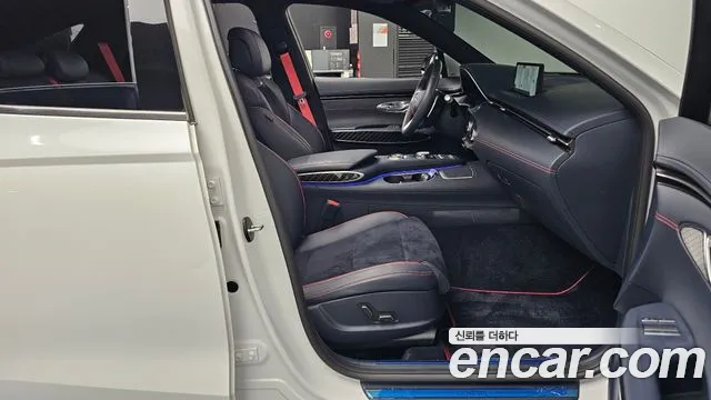 Genesis GV70 — Фото автомобиля 16