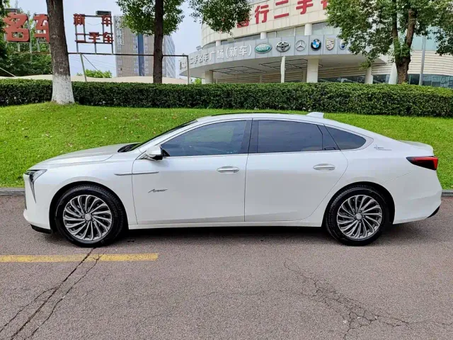 Buick LaCrosse 2024 28T Yuezun Edition — Фото автомобиля 3