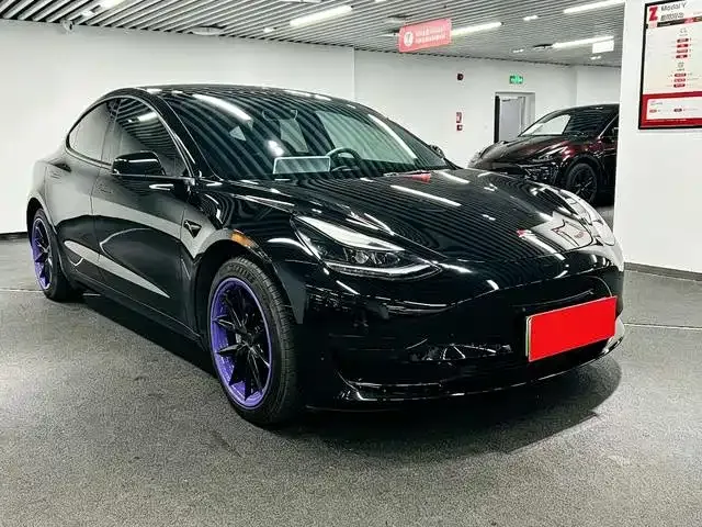 Tesla Model 3 — Фото автомобиля 3