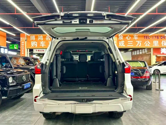 Lexus LX — Фото автомобиля 17
