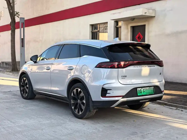 BYD Tang — Фото автомобиля 3