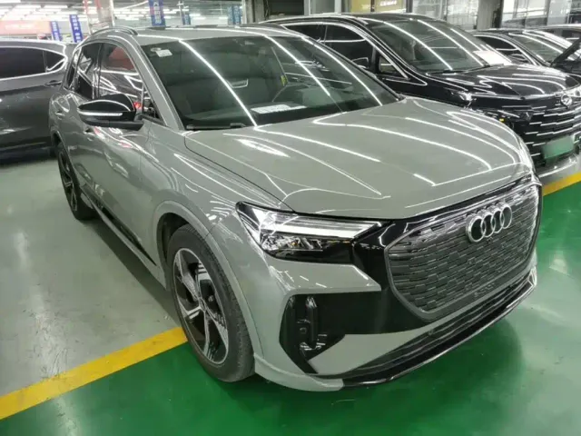 Audi Q4 e-tron — Фото автомобиля 3