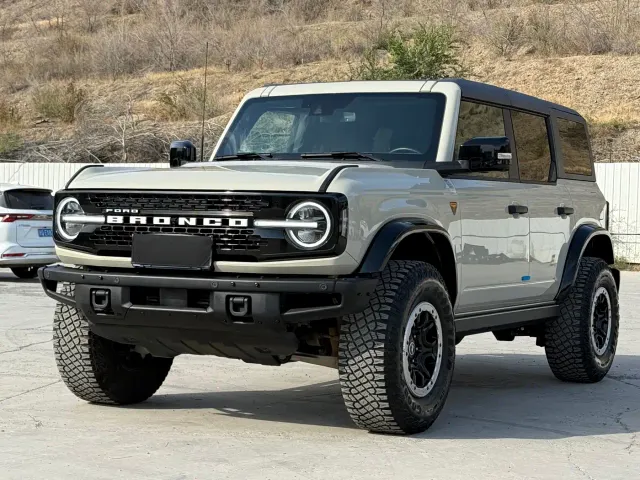 Фотография автомобиля — Ford Bronco
