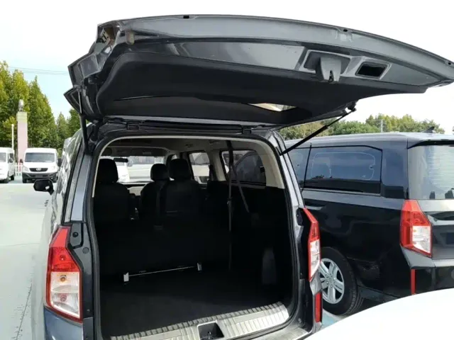 Wuling Zhengcheng — Фото автомобиля 18