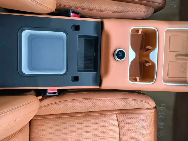 BYD FangChengBao Titanium 7 — Фото автомобиля 16