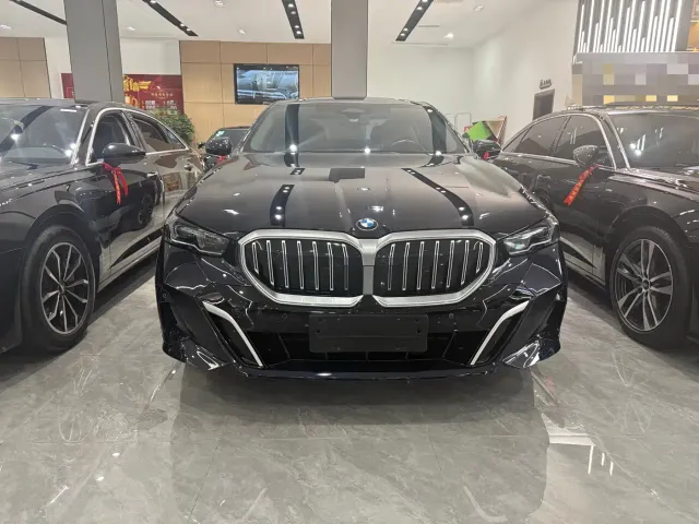 BMW 5 Series — Фото автомобиля 2