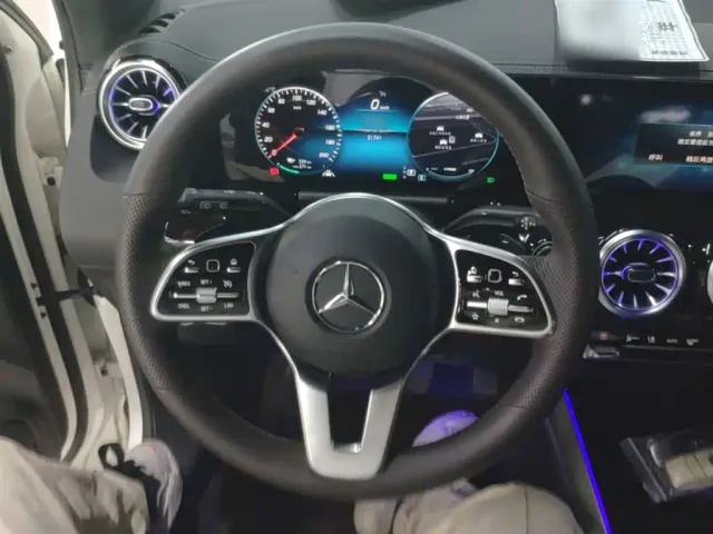 Mercedes-Benz EQA — Фото автомобиля 10
