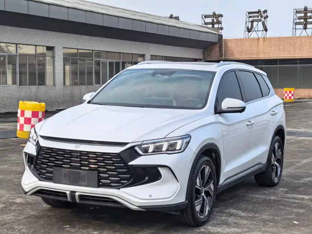 Фотография автомобиля — BYD Song Pro