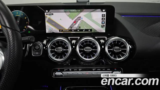Mercedes-Benz GLA-Class — Фото автомобиля 14
