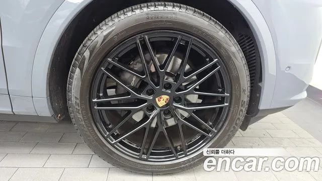 Porsche Cayenne — Фото автомобиля 19