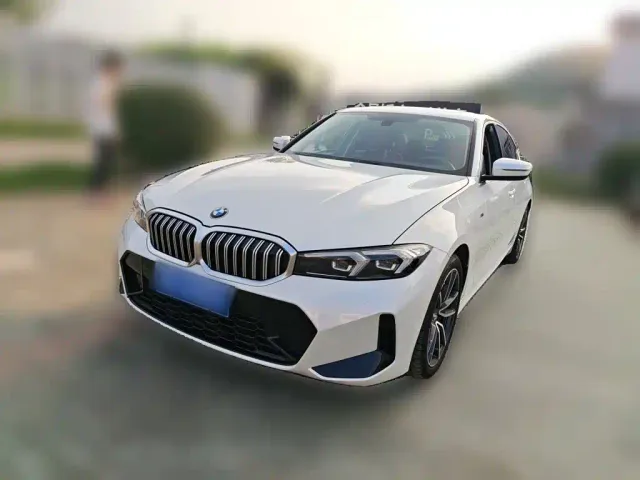 Фотография автомобиля — BMW 3 Series