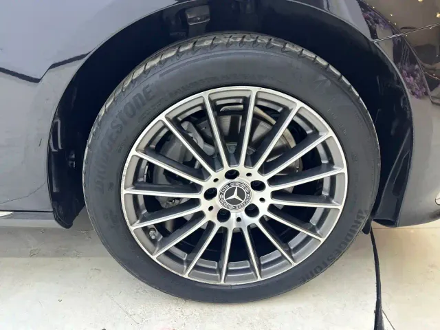 Mercedes-Benz E-Class — Фото автомобиля 18