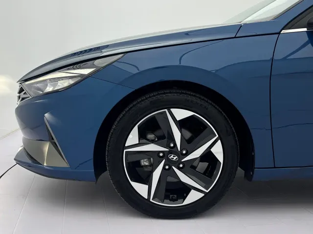 Hyundai Elantra — Фото автомобиля 9