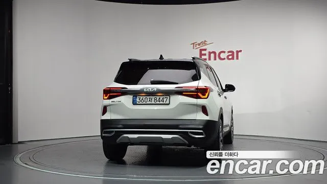 Kia Seltos — Фото автомобиля 4