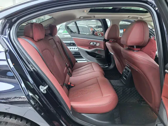BMW 3 Series — Фото автомобиля 11