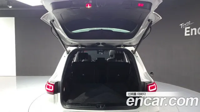 Mercedes-Benz EQB — Фото автомобиля 16