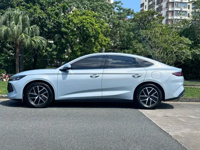BYD Qin L — Фото автомобиля 18