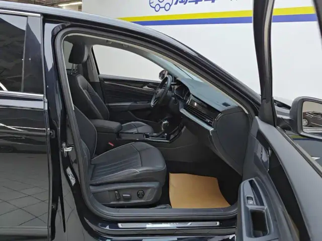 Volkswagen Passat — Фото автомобиля 8