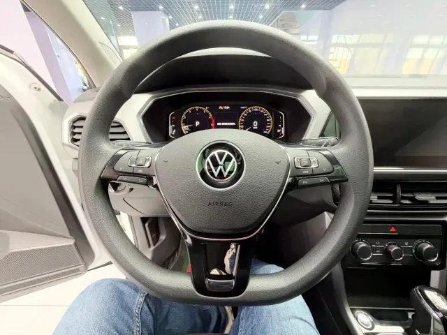 Volkswagen T-Cross — Фото автомобиля 12