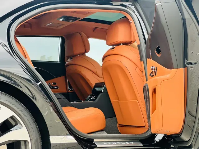 Bentley Flying Spur — Фото автомобиля 7