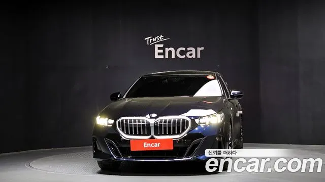 BMW 5-Series 5 серия (G60) 530i xDrive M Sport — Фото автомобиля 3