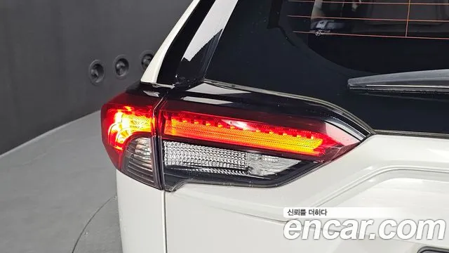 Toyota RAV4 — Фото автомобиля 6