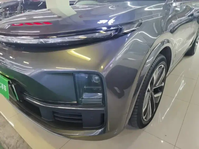 Li Auto L9 — Фото автомобиля 23