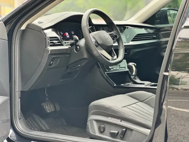 Volkswagen Passat — Фото автомобиля 8